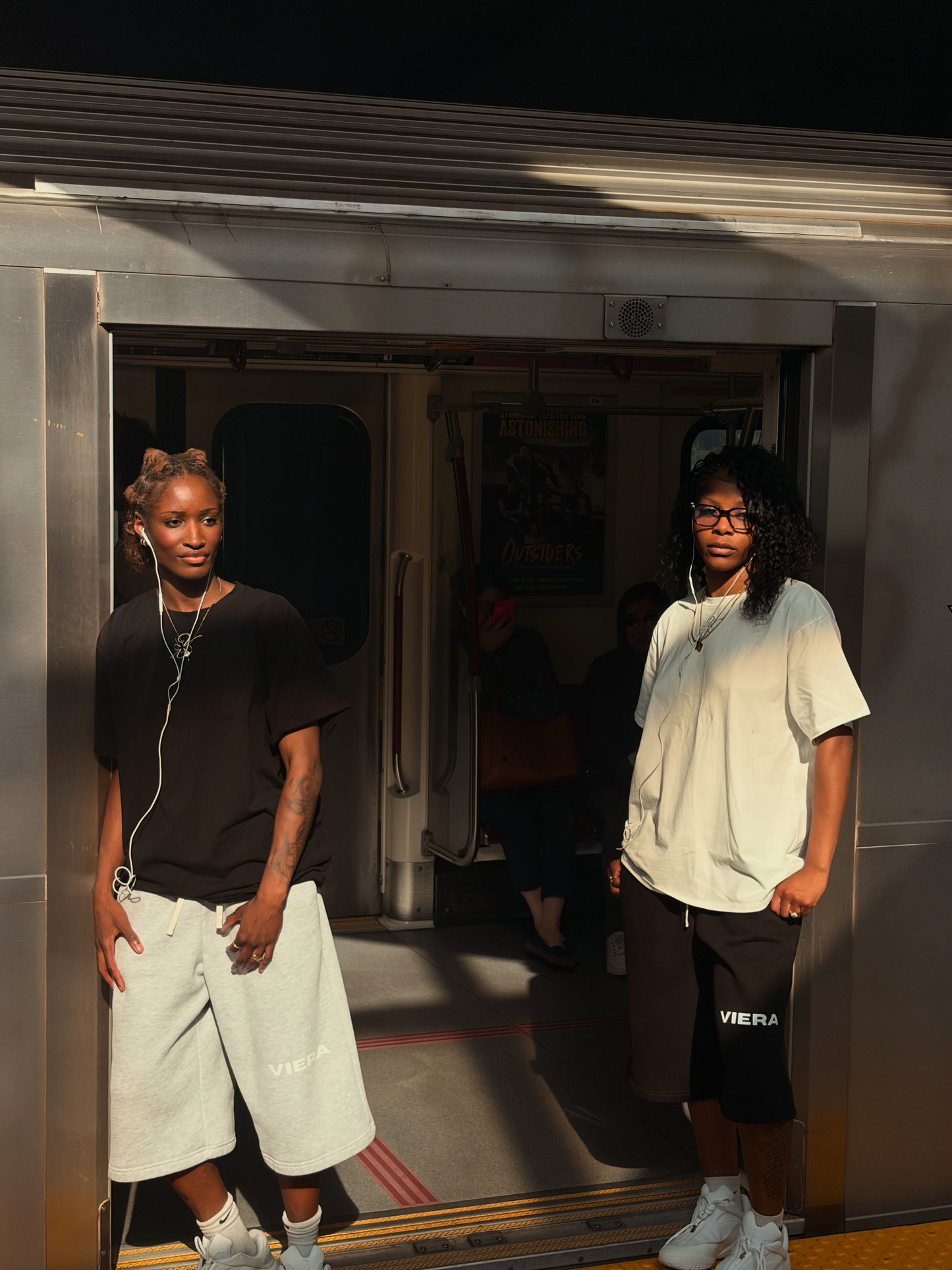 VIERA Oversized Cotton Tee